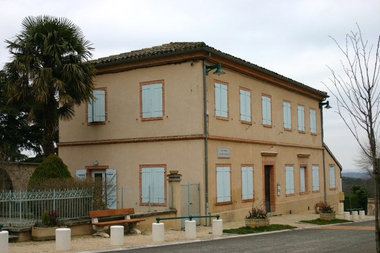 Vue d'ensemble depuis le sud-est.