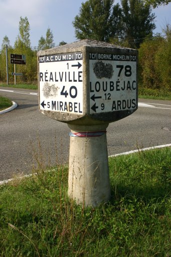 Vue de trois-quarts.