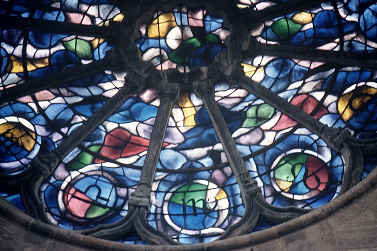 Détail de la verrière : partie basse de la rose.