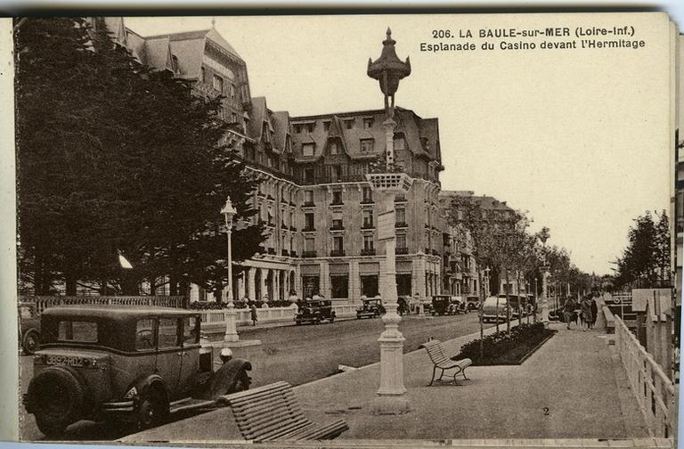 Casino ; esplanade du casino ; jardins du casino