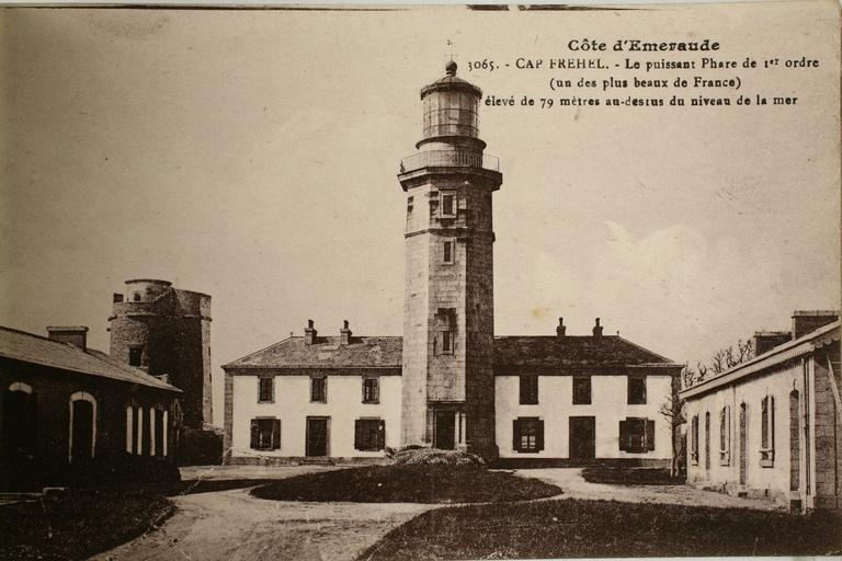 Ancien phare ; nouveau phare