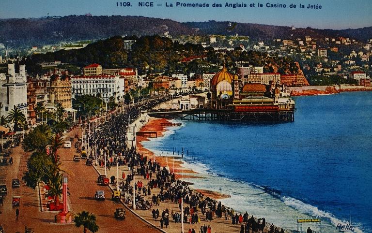 Promenade des Anglais ; casino de la Jetée ; front de mer