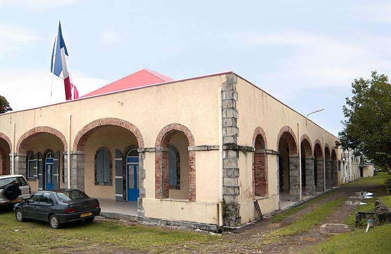 Caserne sud-est, Façade latérale