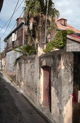 Façades postérieure et latérale