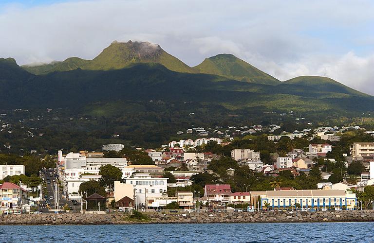 Front de mer et la Soufrière