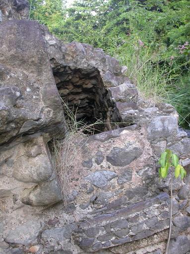 Vestiges du barrage du captage de l'aqueduc de Petit-Guinée (canalisation)