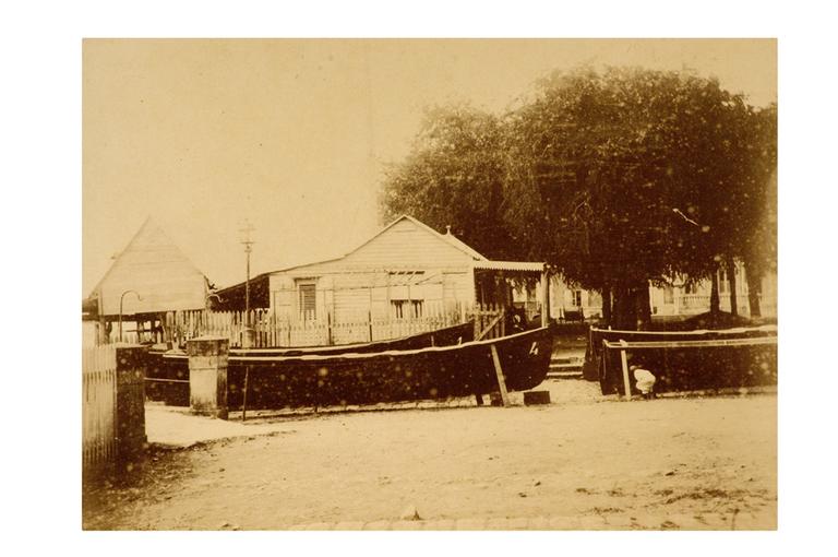 Poste de garde de la place du Cours-Nolivos