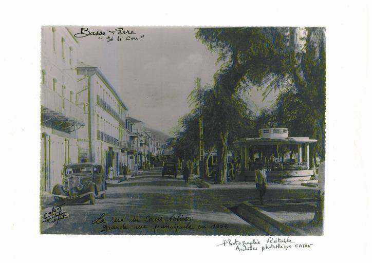 Vue d'ensemble avec le kiosque à musique