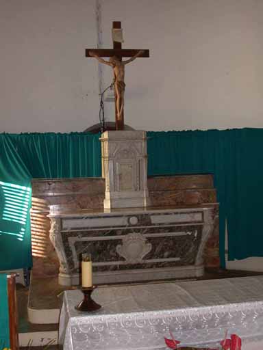 Autel, 2 gradins, 2 degrés, tabernacle (maître-autel)
