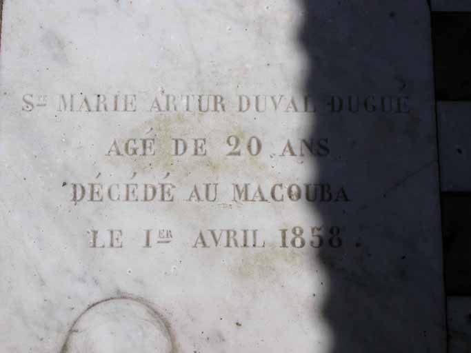 Plaque commémorative. Vue d'ensemble.