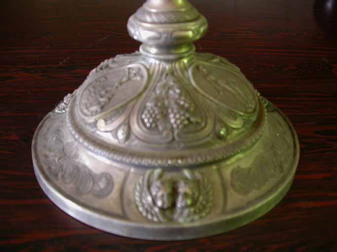 Socle. Vue d'ensemble.