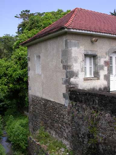 Vue du mur pignon gauche.