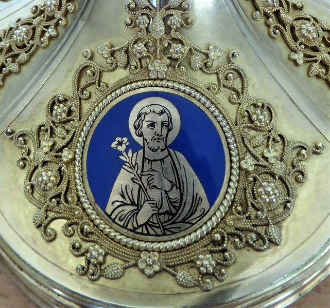 Calice, médaillon émaillé sur le pied : Saint-Joseph.