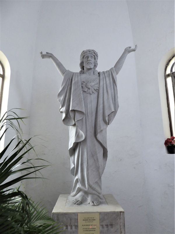 Intérieur, chapelle latérale nord-ouest (F). Statue du Christ .