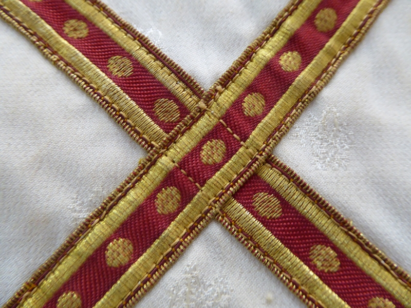 Croix, détail du galon.