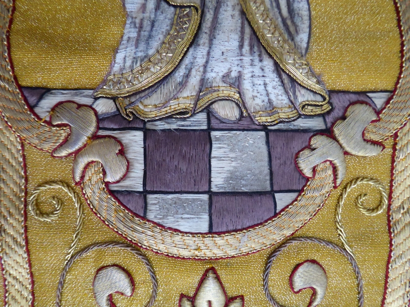 Chasuble, orfroi facial : Vierge à l’Enfant, détail.