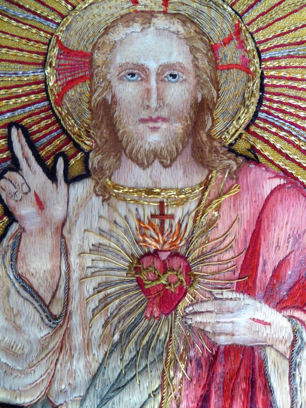 Chasuble, orfroi dorsal : Christ du Sacré-Cœur.