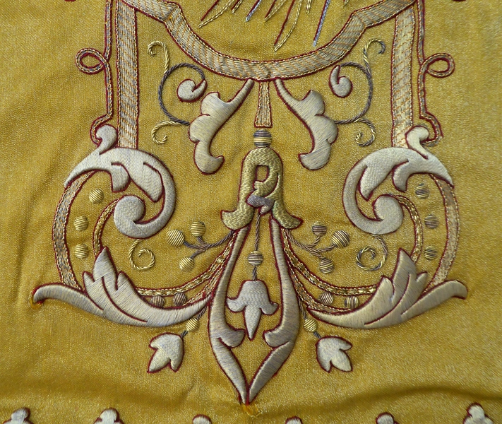 Chasuble, orfroi dorsal : extrémité droite.