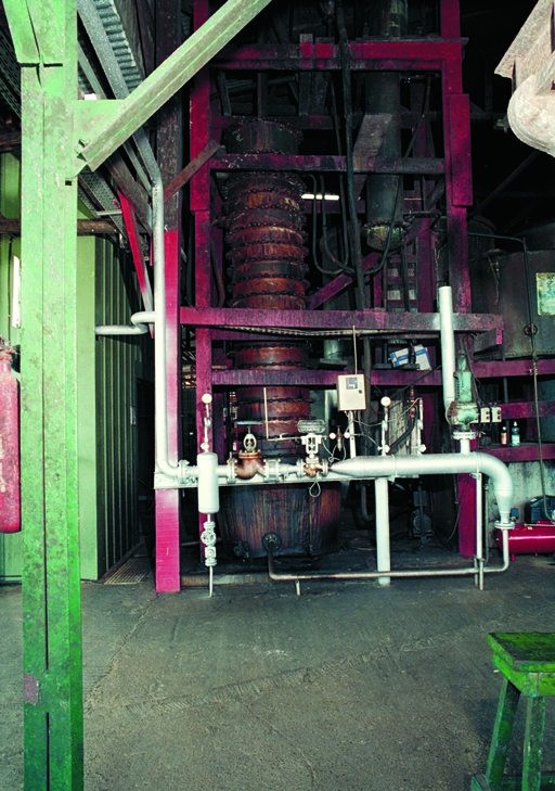 Distillerie d'eau-de-vie de canne à sucre dite la rhumerie de la Société les Rhums Saint-Maurice