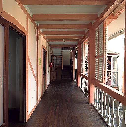 La galerie sur cour, vue intérieure.