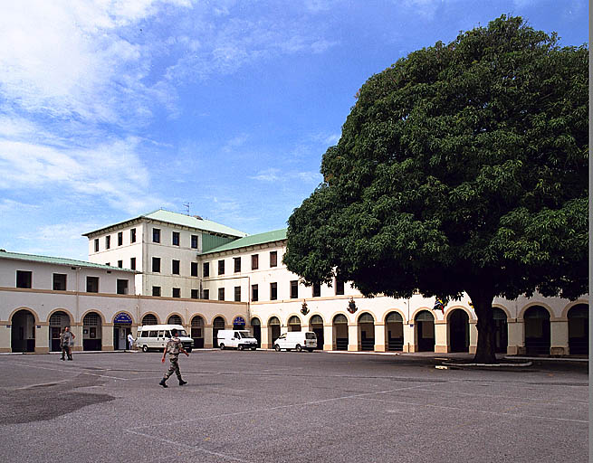 Façades sur cour.