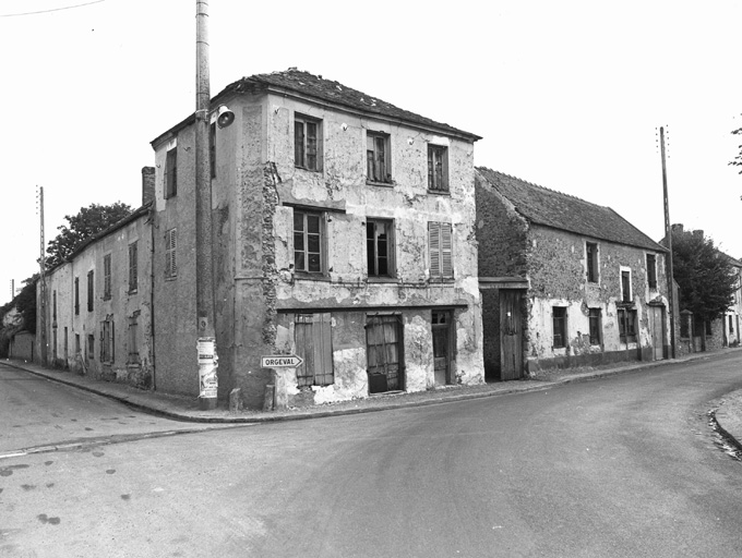 Vue d'une maison aujourd'hui détruite.