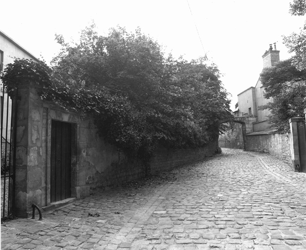 Vue du passage commun du prieuré.