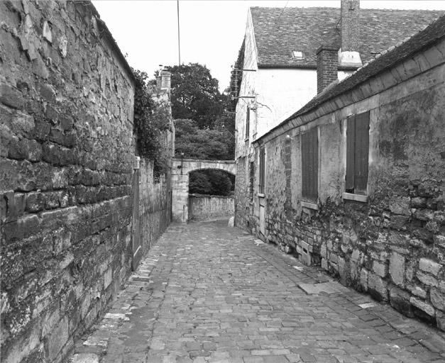 Vue du passage commun du prieuré.