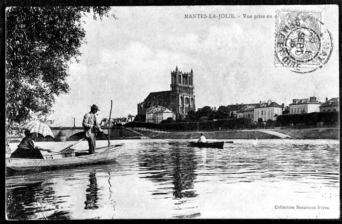 Vue des bords de Seine à Mantes depuis le fleuve. (Région Ile-de-France. Fonds CREDOP)