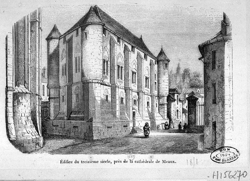 Edifice du treisième sècle, près de la cathédrale de Meaux" : la façade sur rue du "Vieux-Chapitre". Lithographie. (BNF. Département des estampes, TopoVa Seine-et-Marne, H 156270)