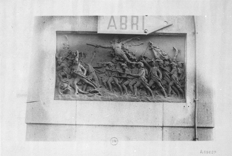 Détail du bas-relief : La Marseillaise entraînant les soldats de la République à Valmy.