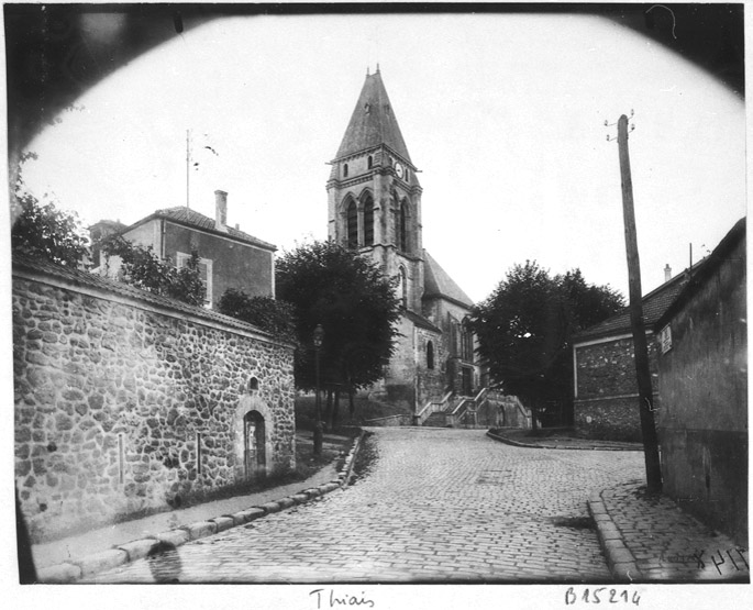 Vue du clocher et du portail est.