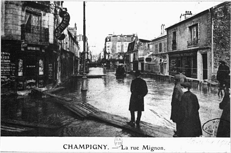 Vue de la rue Mignon, aujourd'hui rue Albert-Thomas, innondée.