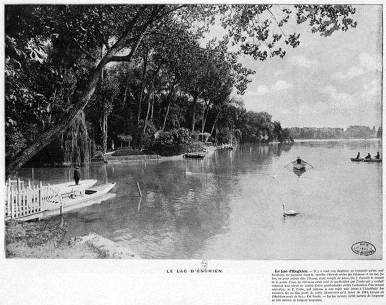 Vue des berges arborées du lac d'Enghien.