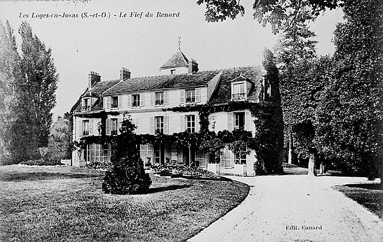 La façade sur jardin.