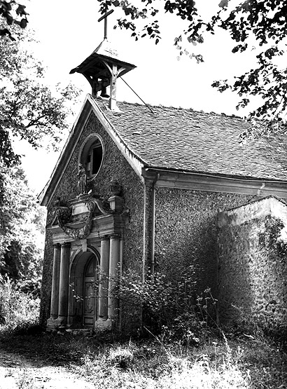 Chapelle (portail provenant de l'abbaye Notre-Dame de Gif-sur-Yvette)