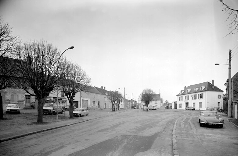 La place vue du sud-ouest