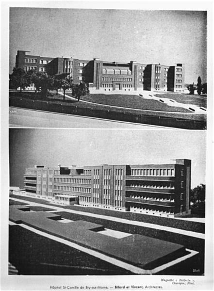 Façade antérieure (en haut) et postérieure (en bas).