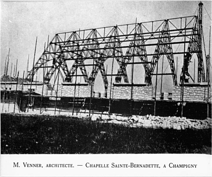 Vue de la chapelle Sainte-Bernadette en construction.