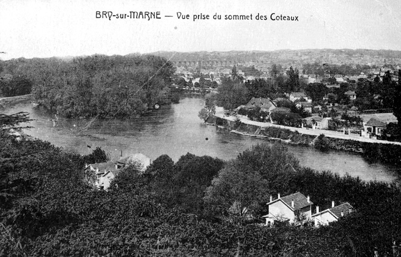 Vue générale prise des coteaux de Bry.