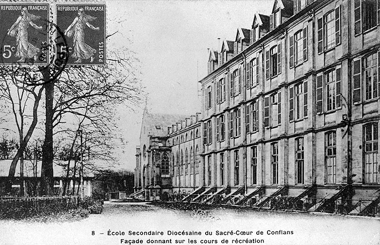 Façade nord du pensionnat du Sacré-Coeur prise de l'ouest.