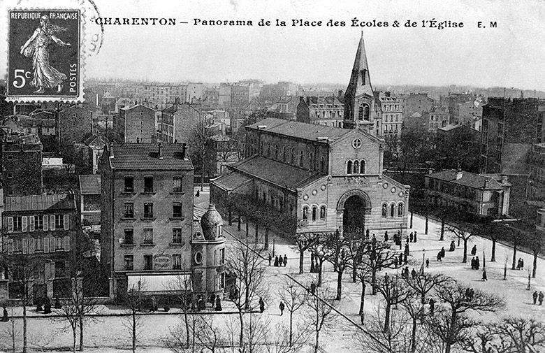 Vue partielle de la nef en direction du choeur.