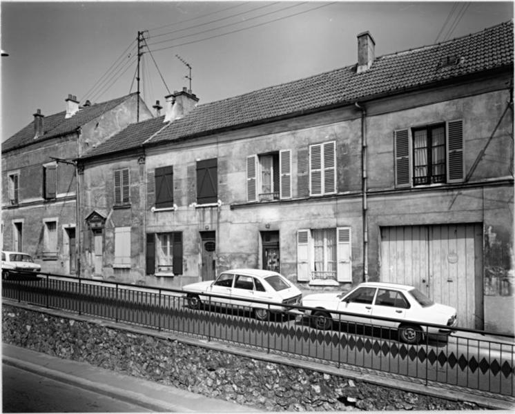 Maisons construites dans la 1ère moitié du XIXè siècle.