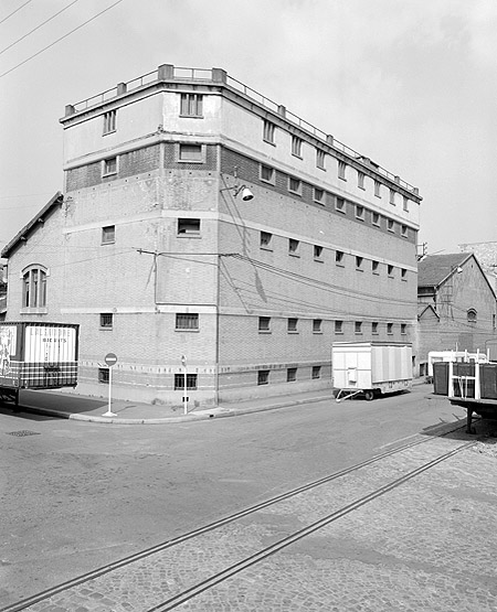 Bâtiments sur la rue Grenet Robert.