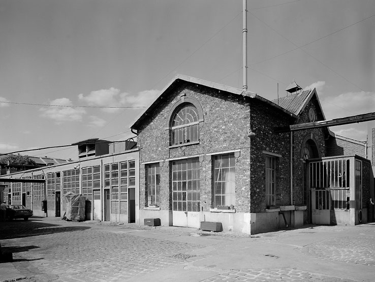 Atelier en fond de parcelle.