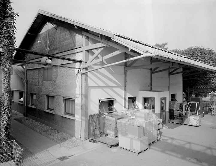 Un magasin en pan de bois.