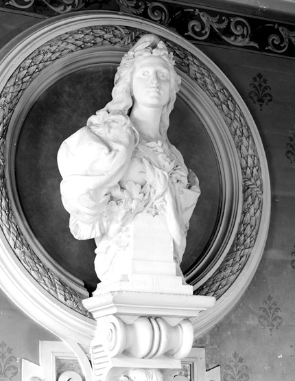 Vue de 3/4 droit.