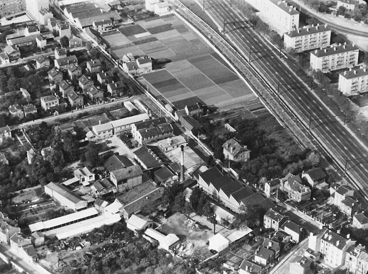 Photographie aérienne prise de l'ouest.