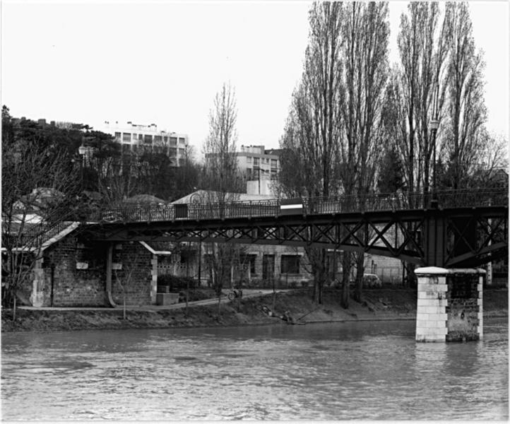 Vue partielle en direction du Perreux.