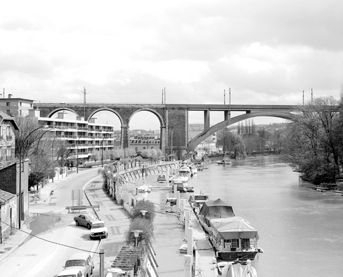 Vue partielle prise d'aval.